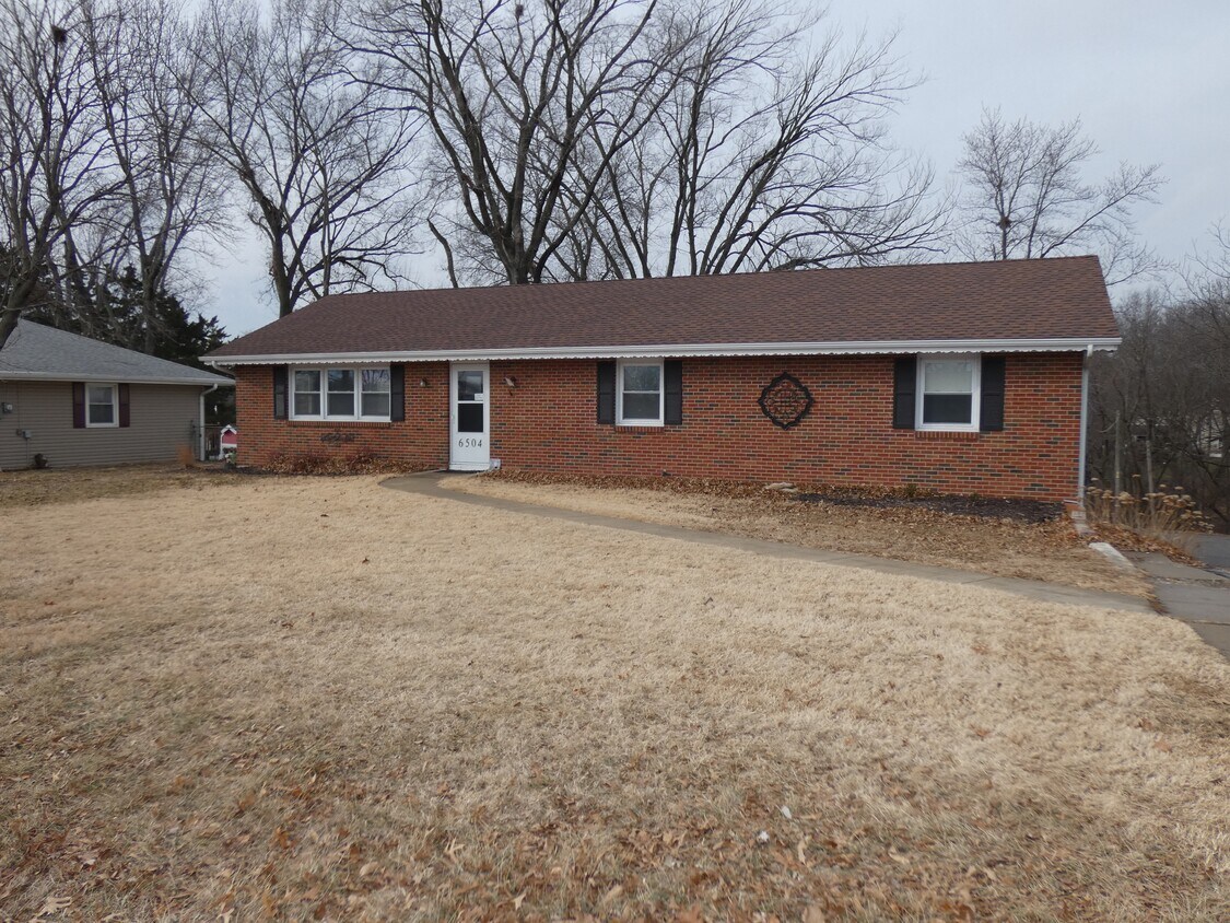 Foto principal - 6504 NW Blair Rd