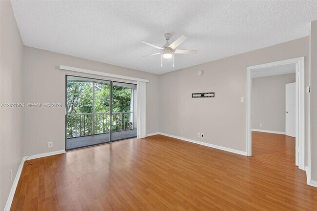 Foto del edificio - 3119 Oakland Shores Dr