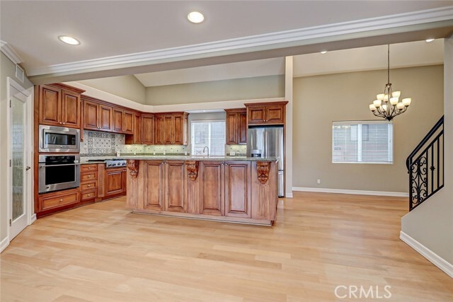 Building Photo - 594 1st St