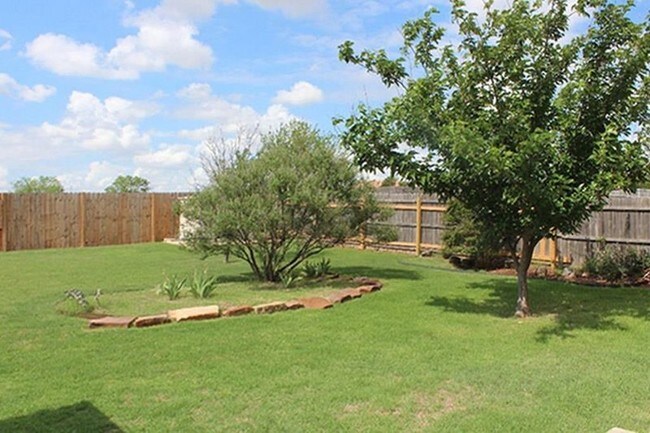 Building Photo - 6812 SW Drakestone Blvd
