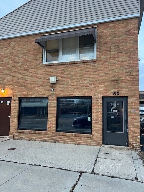 Foto principal - 912 W Greenwood Ave