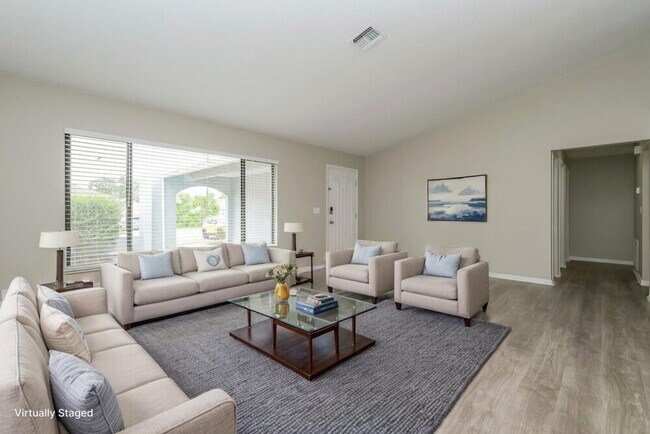 Foto del edificio - 10142 Bannister St