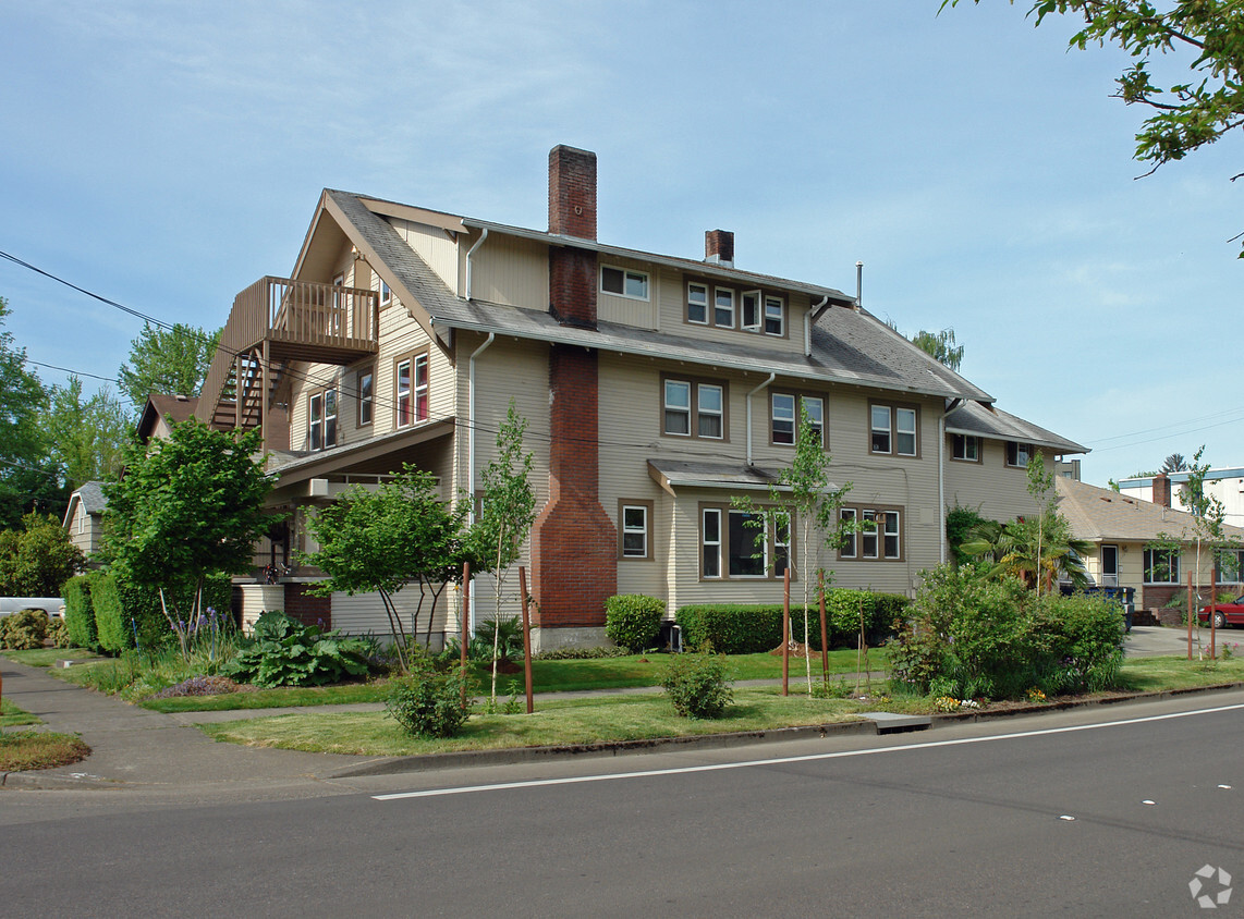 Primary Photo - 242 NW 15th St