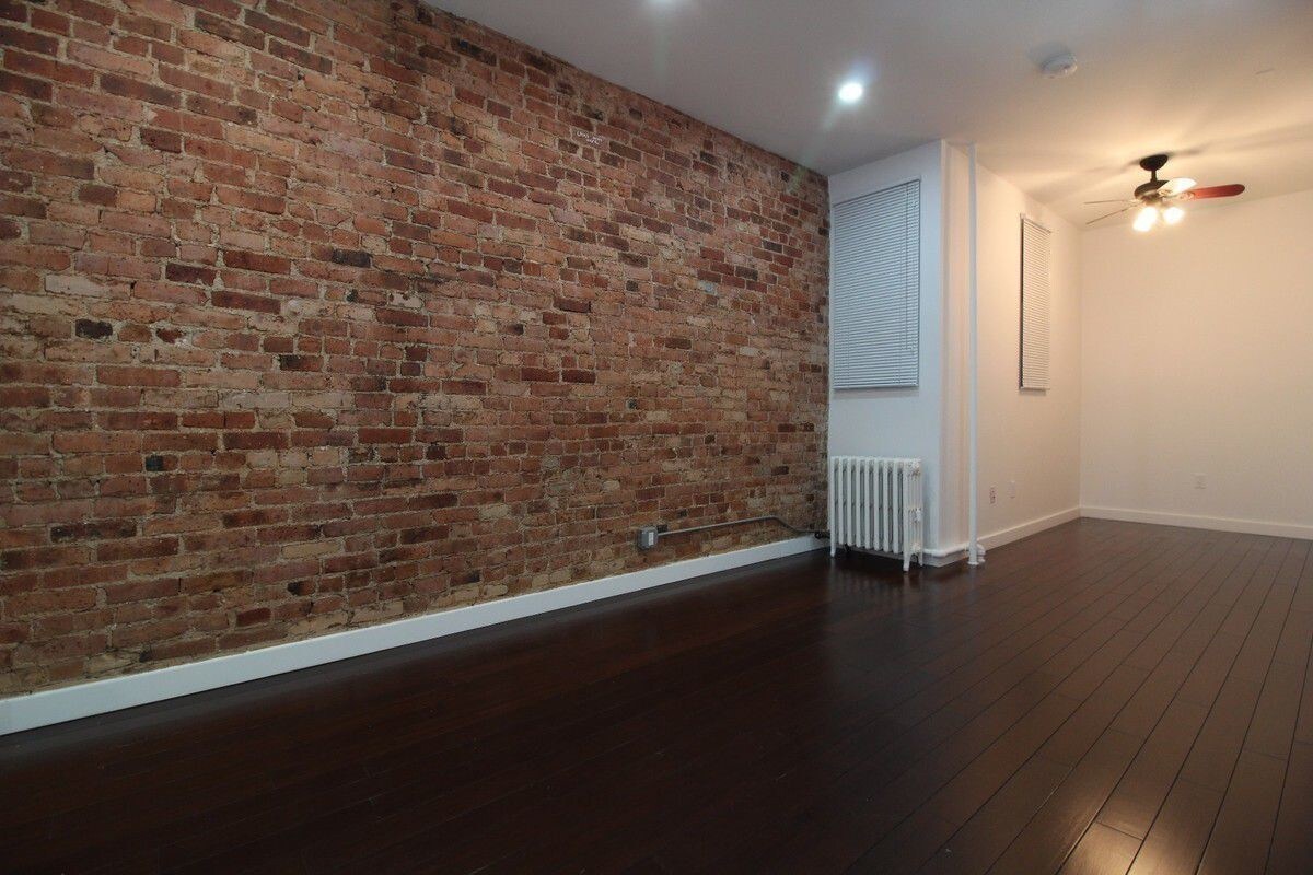 Primary Photo - 232 E 77th St