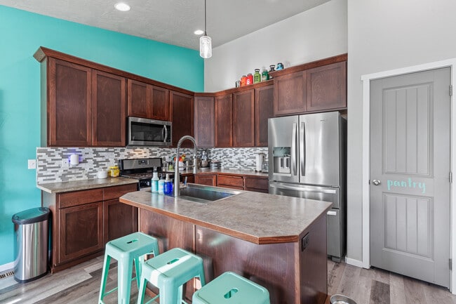 Building Photo - 3283 N Knob Creek Ct