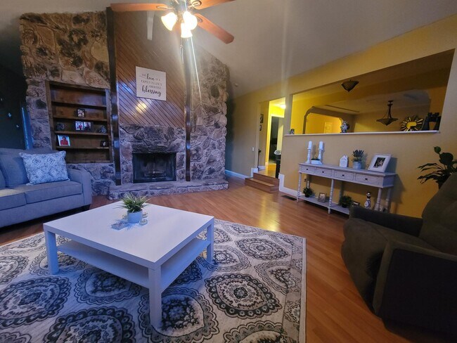 Living Room, fireplace - 5160 Sharp Rd