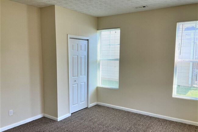 Building Photo - 4811 Westgate Blvd