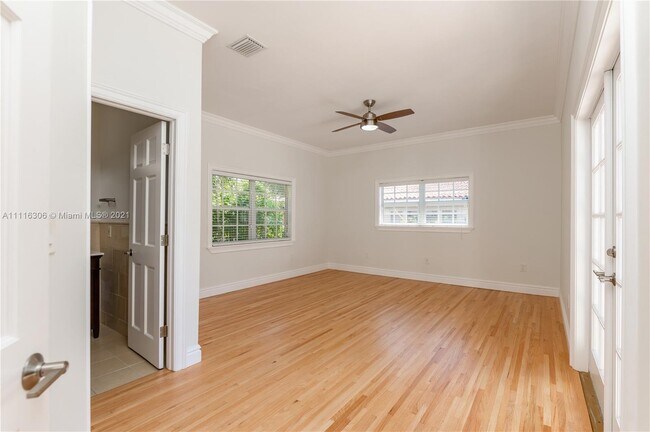 Building Photo - 1540 Urbino Ave
