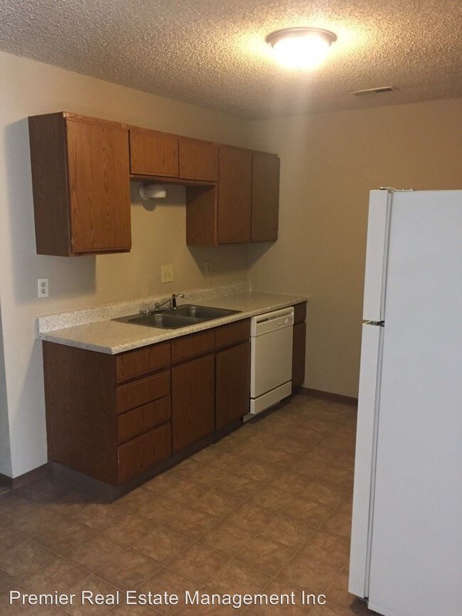 Building Photo - 402 NE Austin St