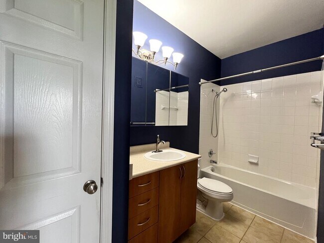 Foto del edificio - 13501 Derry Glen Ct