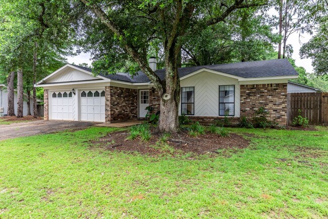 Foto del edificio - Coming Soon – Home in Lake Forest! | 100 S...