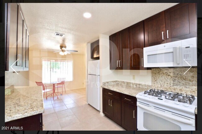 Foto del edificio - 8907 W Campbell Ave