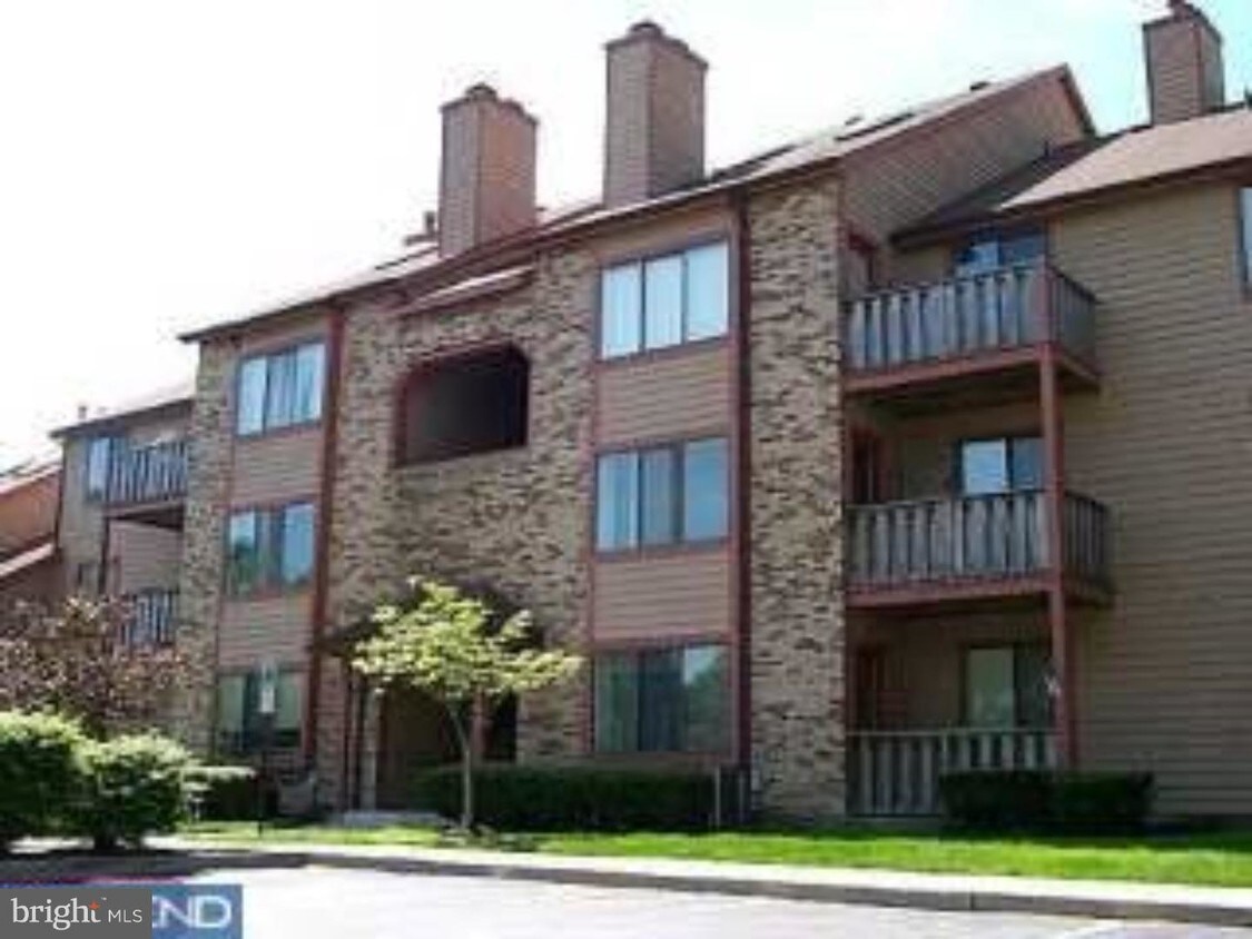 2712B Sussex Ct, Mount Laurel Township, NJ 08054 Room for Rent in