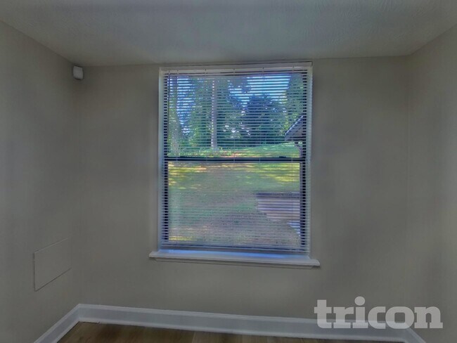 Foto del edificio - 2543 Mistletoe Ln SW