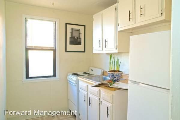 Building Photo - 1 br, 1 bath Apartment - 162 VICTORIA DRIVE