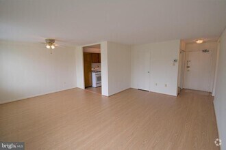 Building Photo - 6641 Wakefield Dr