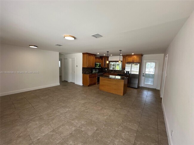 Foto del edificio - 4830 SW 41st Ave