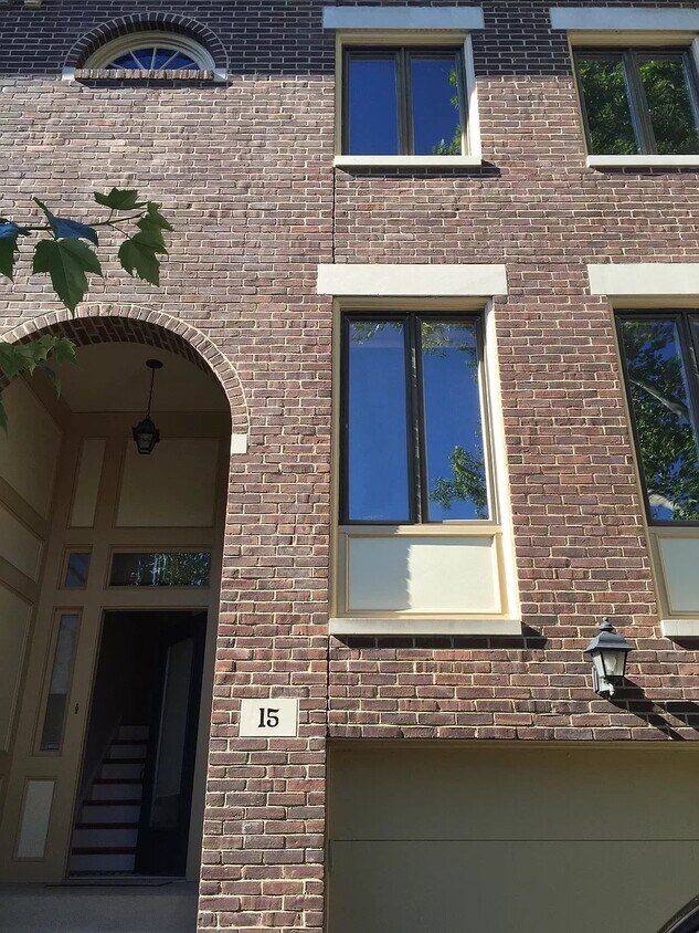 Primary Photo - 100 Denniston St