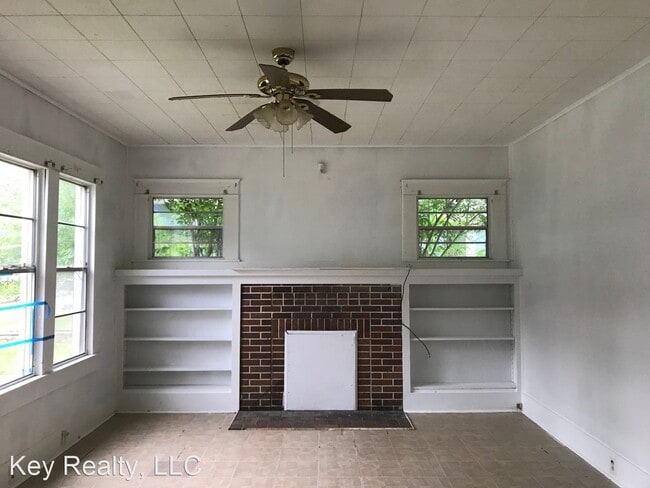 Building Photo - 3 br, 2 bath House - 1842 Thornton Court