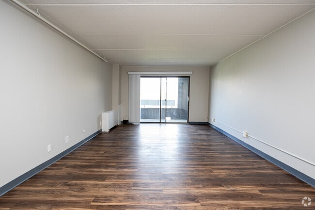 2BR, 2BA - 1,300SF - Arrive Westborough