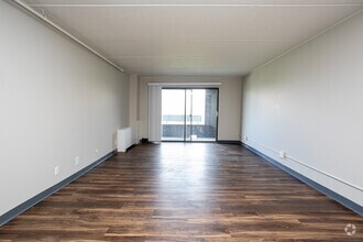 2BR, 2BA - 1,300SF - Arrive Westborough