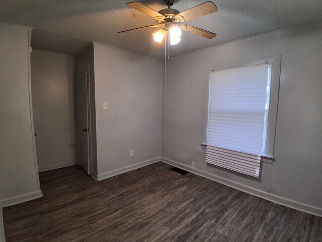 Foto del edificio - 1323 N Sheridan St