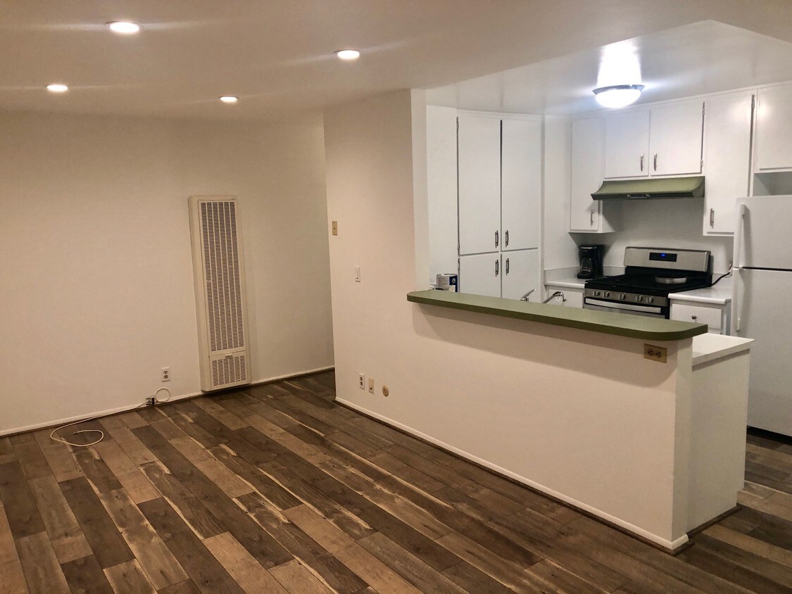 4633 Marine Ave, Lawndale, CA 90260 Condo for Rent in Lawndale, CA