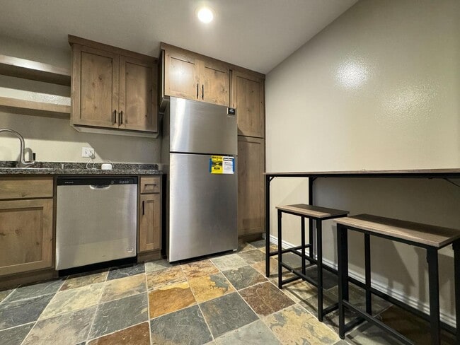 Building Photo - 275 N 600 E