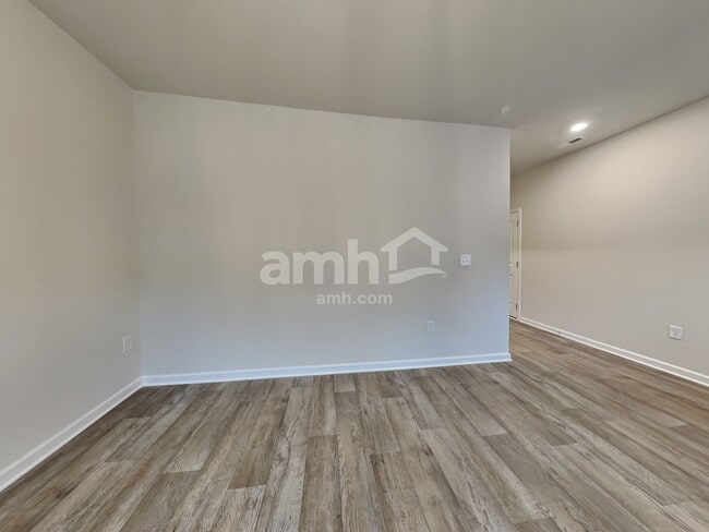 Foto del edificio - 3256 Emberly Dr