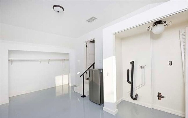 Foto del edificio - 12619 Eastbrook Ave