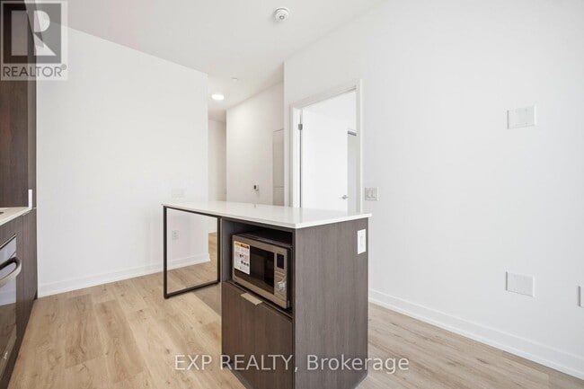 Building Photo - 395 Square One Dr