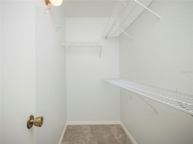 Foto del edificio - 243 NW 48th Blvd