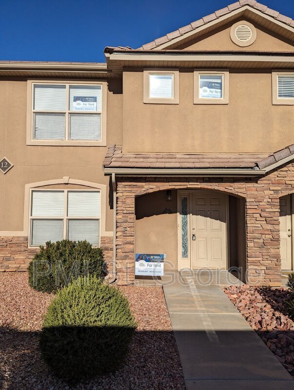 Building Photo - 3155 S Hidden Valley Dr