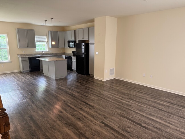 Building Photo - 2073 Arey Ln