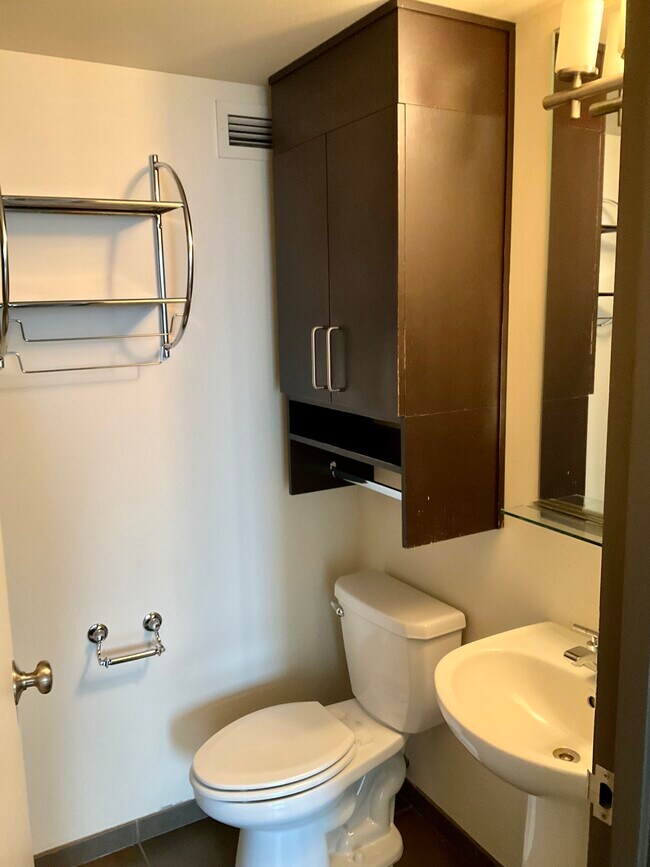 Bathroom - 255 SW Harrison St