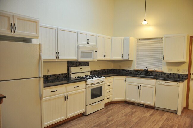 Foto del edificio - 4 bed 2 bath near Kootenai Fairgrounds
