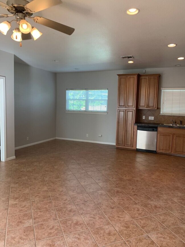 Foto del edificio - 5304 Evans Ave