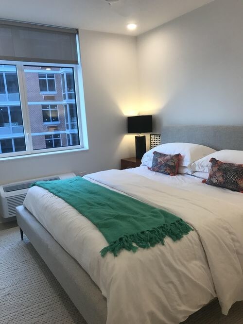 Foto del edificio - 7401 River Rd