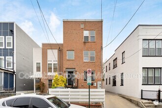 Building Photo - 1829 Providence St NE