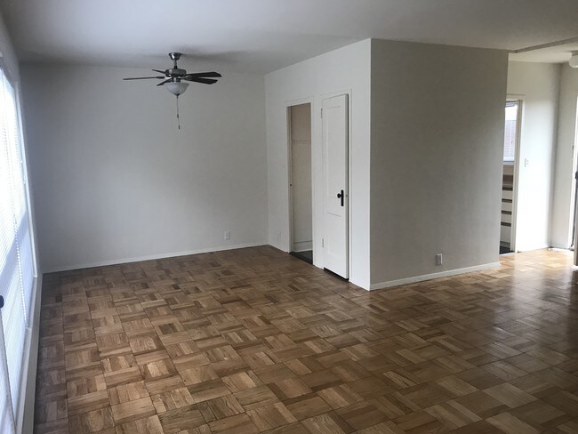 Building Photo - 817 Gonzalez Dr