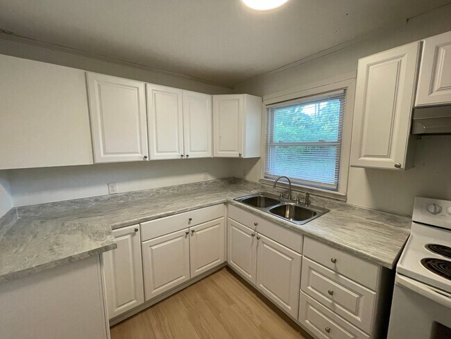 Foto del edificio - 93 Landsdown Dr