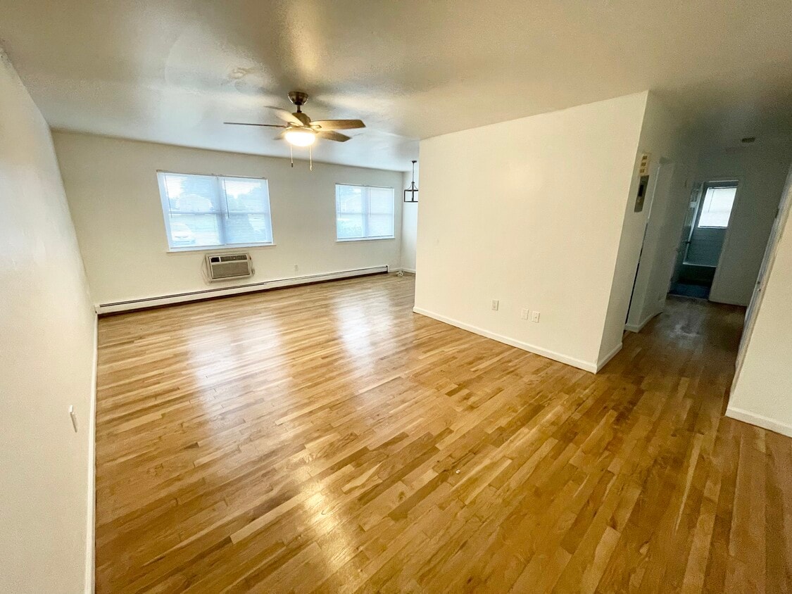 81 Stonehurst Blvd Unit C, Freehold, NJ 07728 Apartments in Freehold