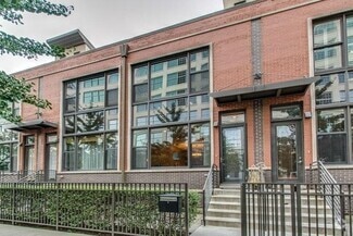 Building Photo - 909 N Kingsbury St