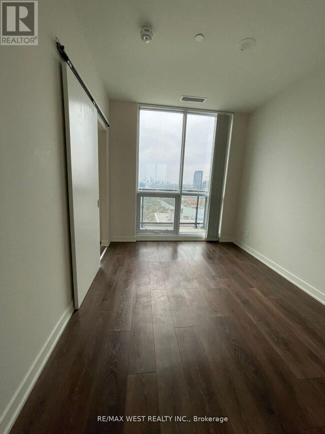 Building Photo - 2 Sonic Way