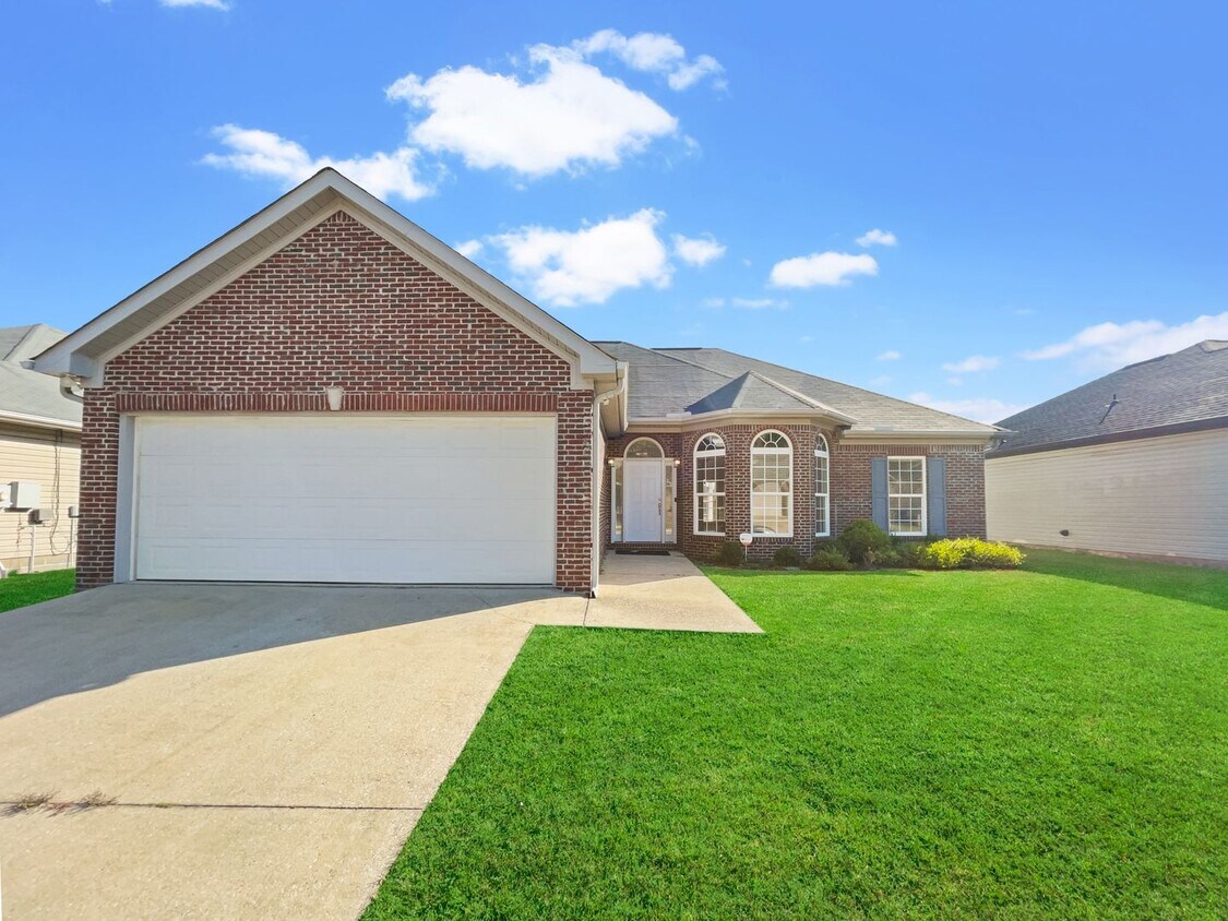 Primary Photo - Available JULY 4, 2024!!! 3 Bed, 2 Bath Ho...