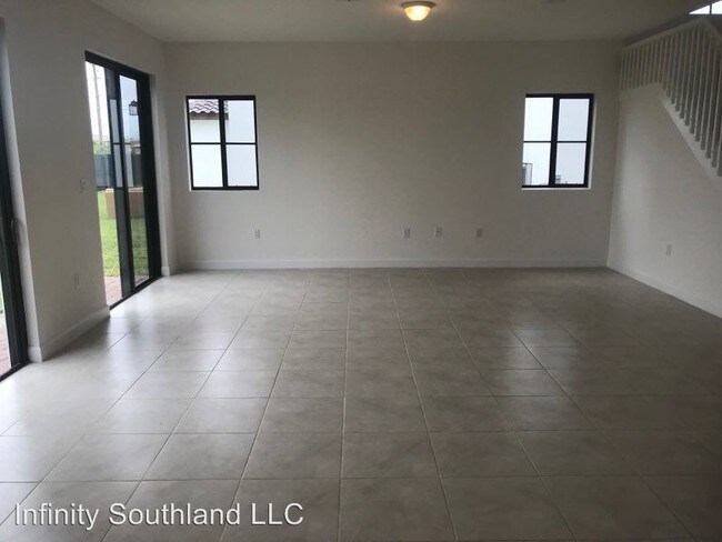 Foto del edificio - 9520 Harding Ave