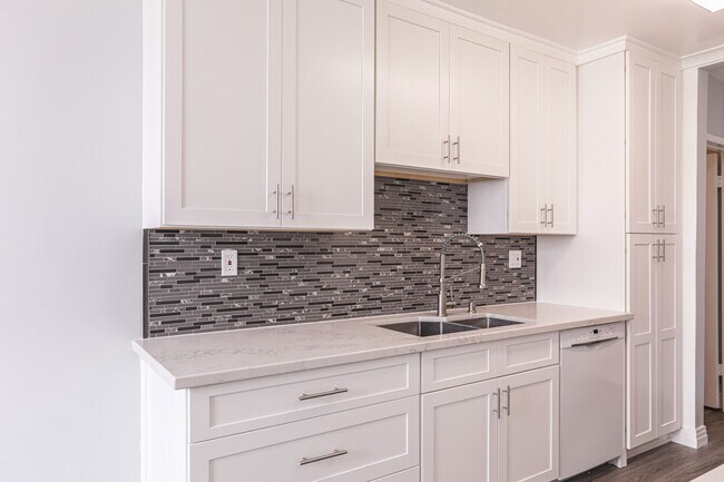 Foto del edificio - 530 S Barrington Ave