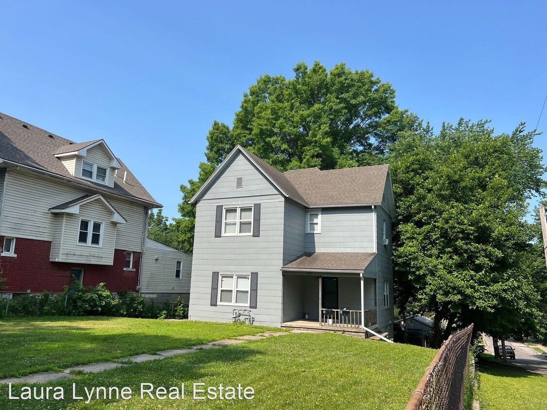 Primary Photo - 2 br, 1 bath House - 300 Jackson Avenue Apt B