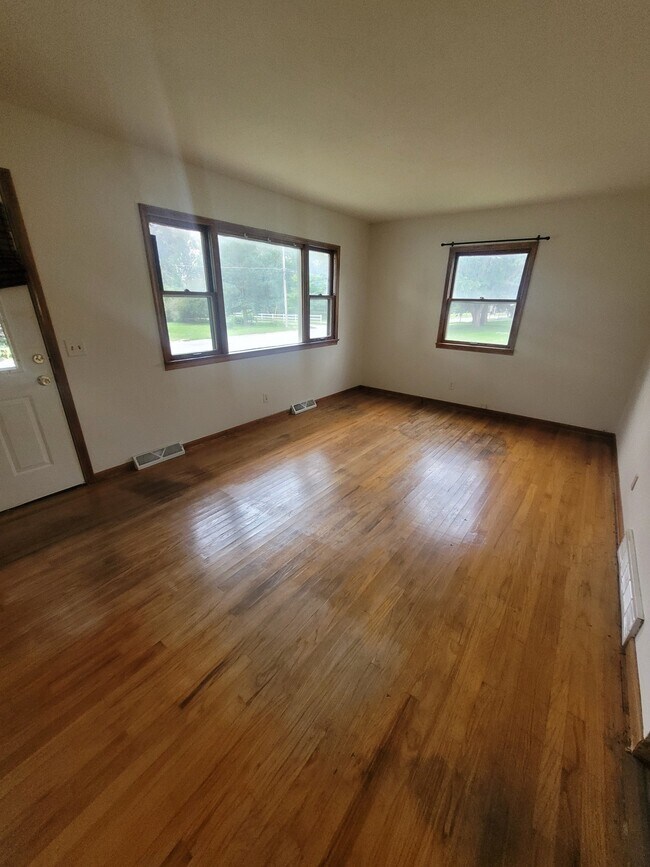 Building Photo - 2216 Lincoln Ave