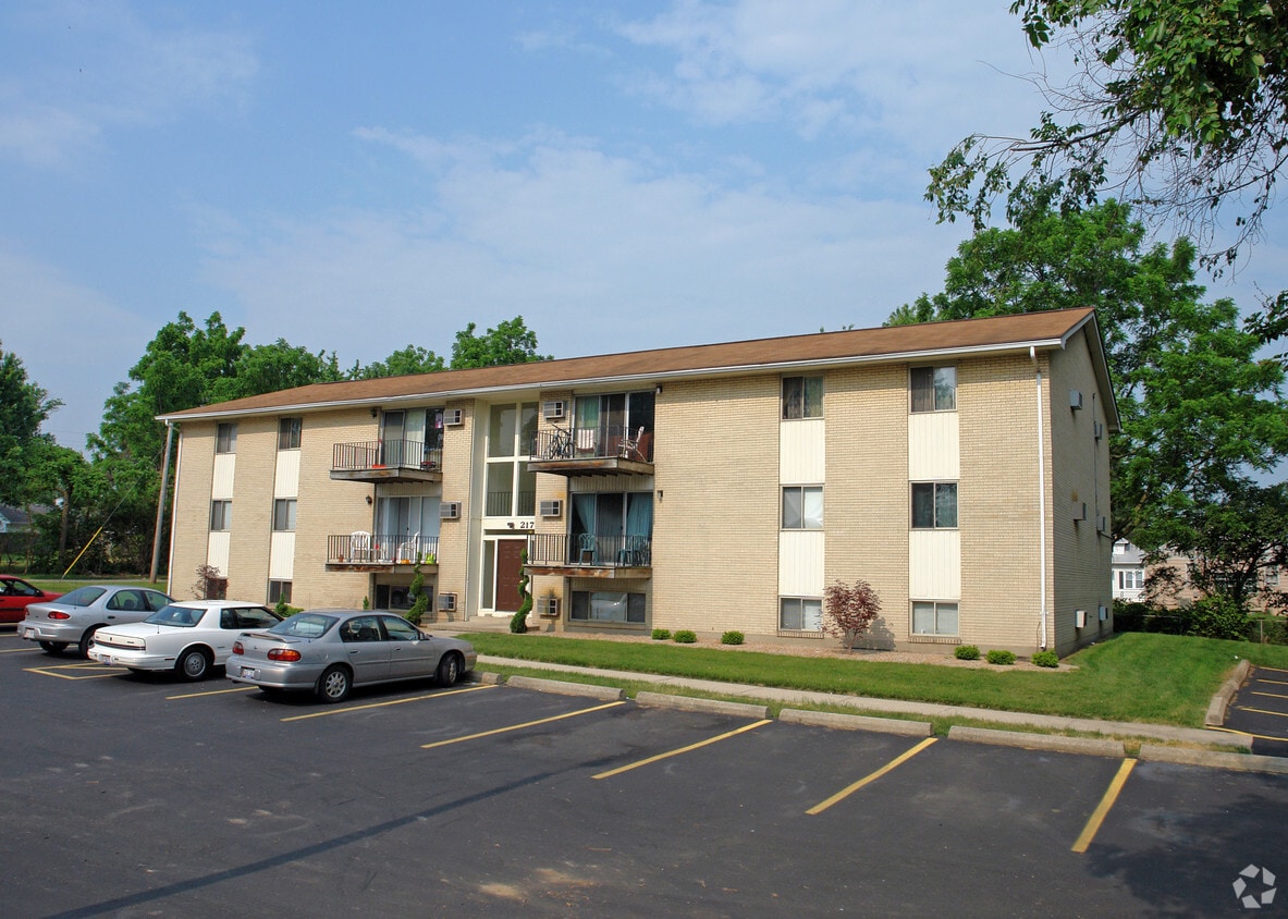 Building Photo - 217 Ash Dr
